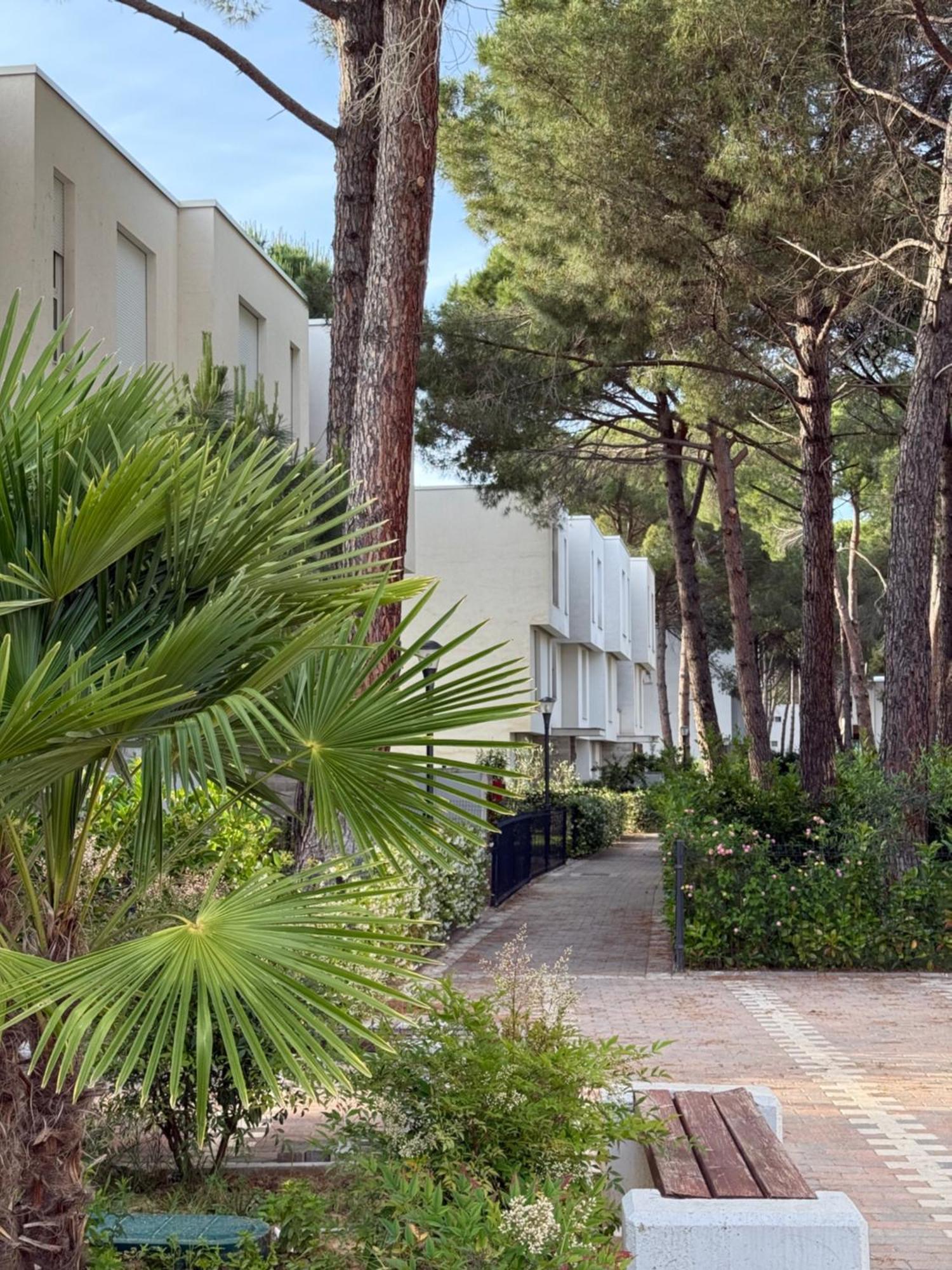 Margo, San Pietro Resort, Lalez *